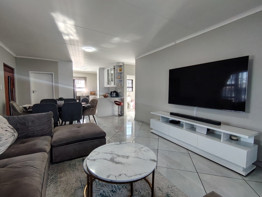 3 Bedroom Property for Sale in Mackenzie Park Gauteng