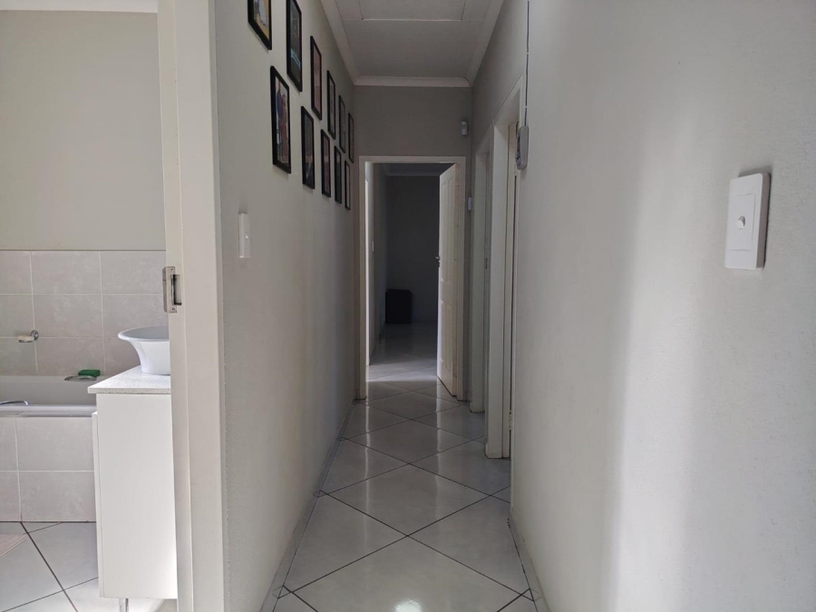 3 Bedroom Property for Sale in Mackenzie Park Gauteng