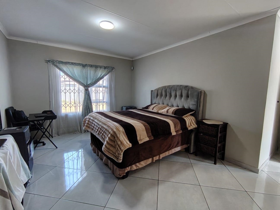 3 Bedroom Property for Sale in Mackenzie Park Gauteng