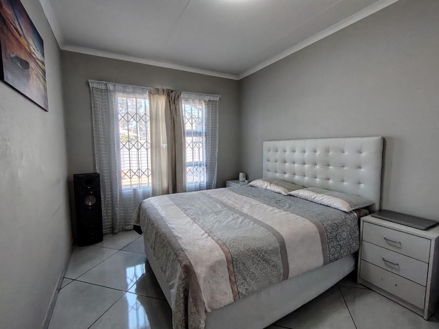 3 Bedroom Property for Sale in Mackenzie Park Gauteng