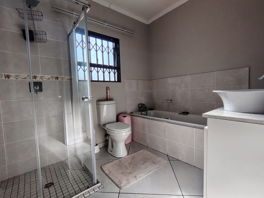 3 Bedroom Property for Sale in Mackenzie Park Gauteng