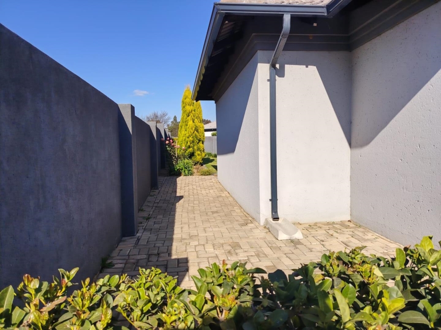 3 Bedroom Property for Sale in Mackenzie Park Gauteng