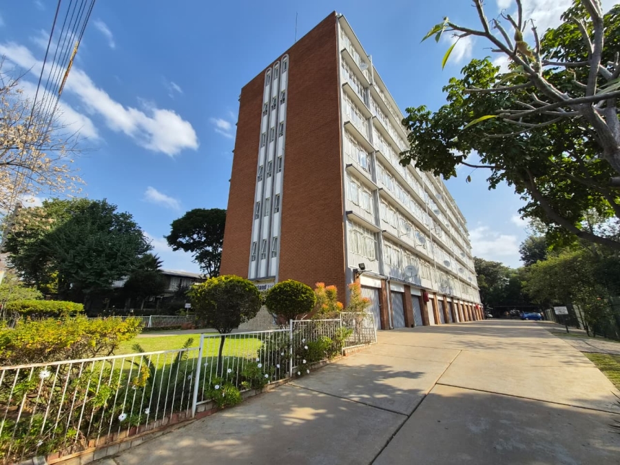2 Bedroom Property for Sale in Queenswood Gauteng