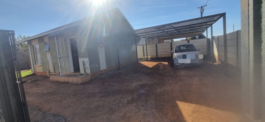 2 Bedroom Property for Sale in Savanna City Gauteng