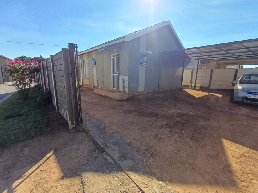 2 Bedroom Property for Sale in Savanna City Gauteng