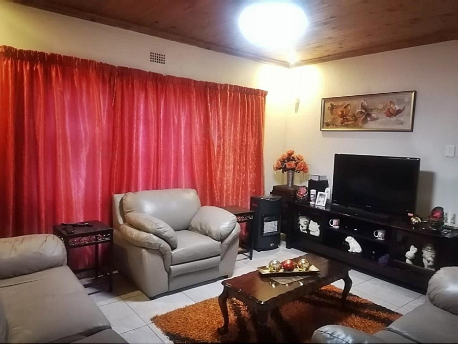 3 Bedroom Property for Sale in Brackendowns Gauteng