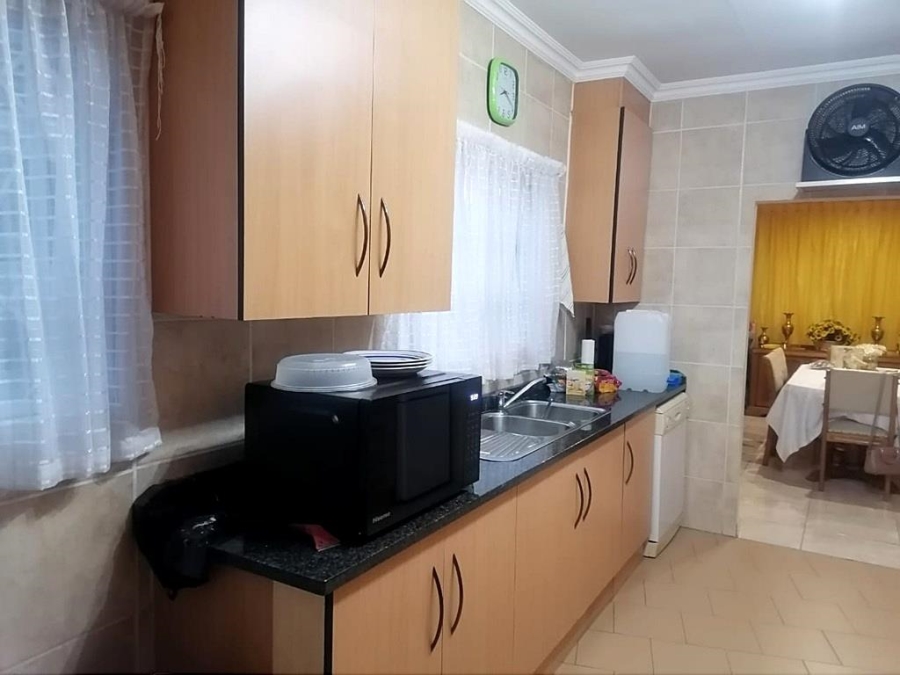 3 Bedroom Property for Sale in Brackendowns Gauteng