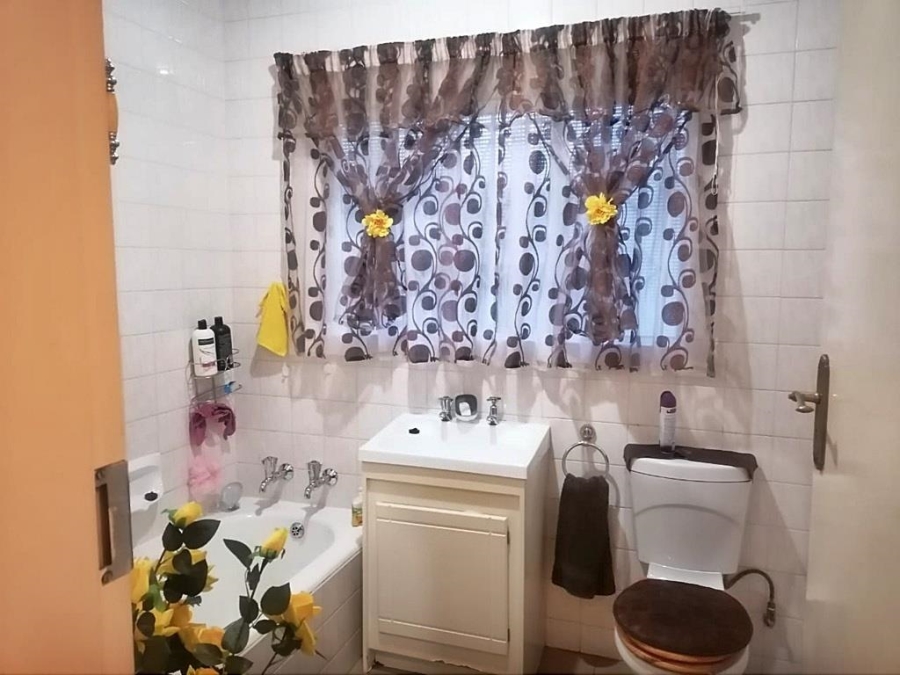 3 Bedroom Property for Sale in Brackendowns Gauteng