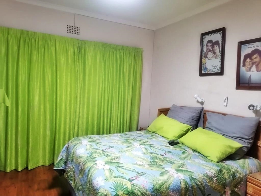 3 Bedroom Property for Sale in Brackendowns Gauteng