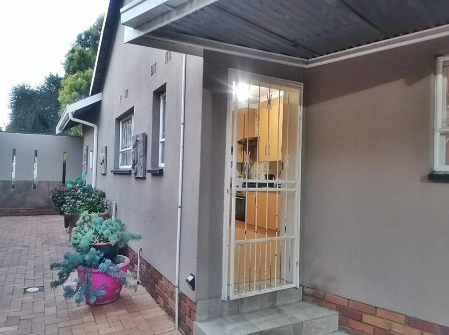 3 Bedroom Property for Sale in Brackendowns Gauteng