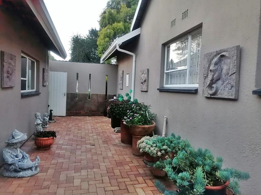 3 Bedroom Property for Sale in Brackendowns Gauteng