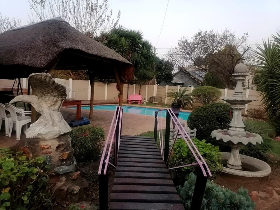 3 Bedroom Property for Sale in Brackendowns Gauteng