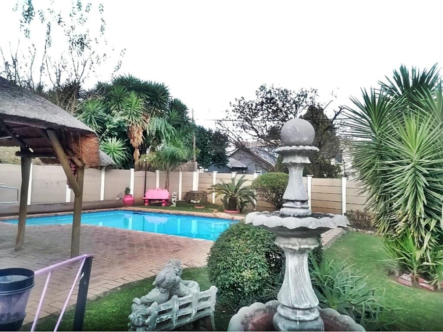 3 Bedroom Property for Sale in Brackendowns Gauteng