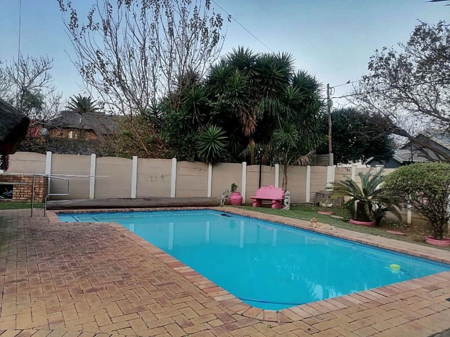 3 Bedroom Property for Sale in Brackendowns Gauteng