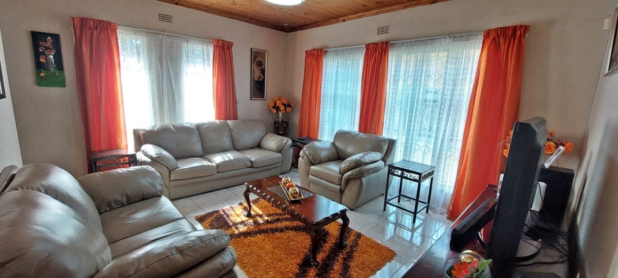3 Bedroom Property for Sale in Brackendowns Gauteng