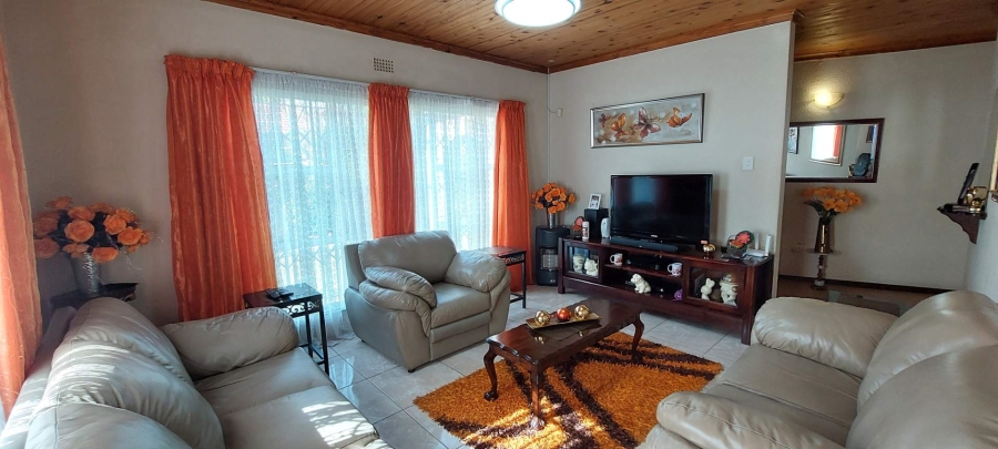 3 Bedroom Property for Sale in Brackendowns Gauteng