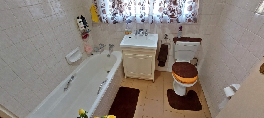 3 Bedroom Property for Sale in Brackendowns Gauteng