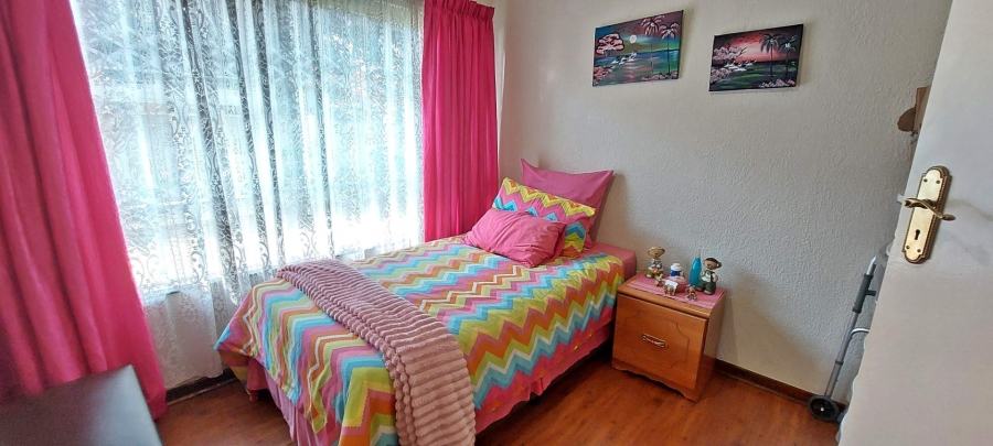 3 Bedroom Property for Sale in Brackendowns Gauteng