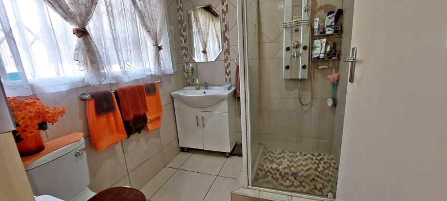 3 Bedroom Property for Sale in Brackendowns Gauteng