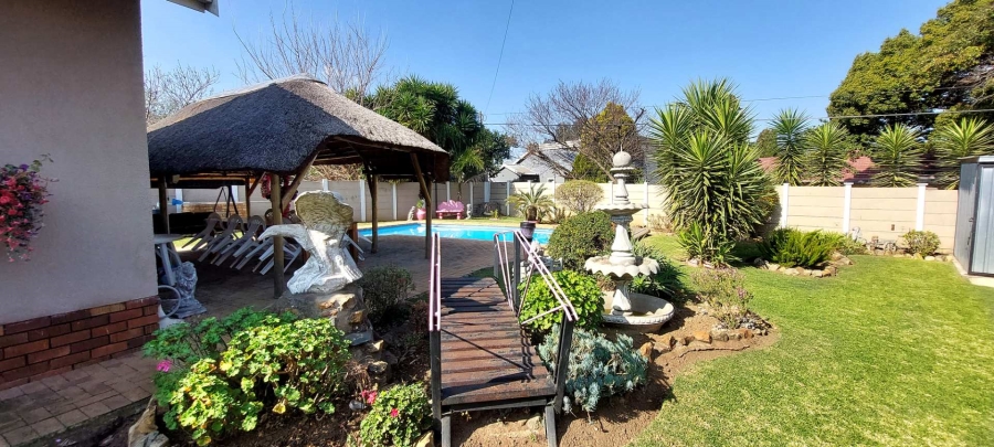 3 Bedroom Property for Sale in Brackendowns Gauteng