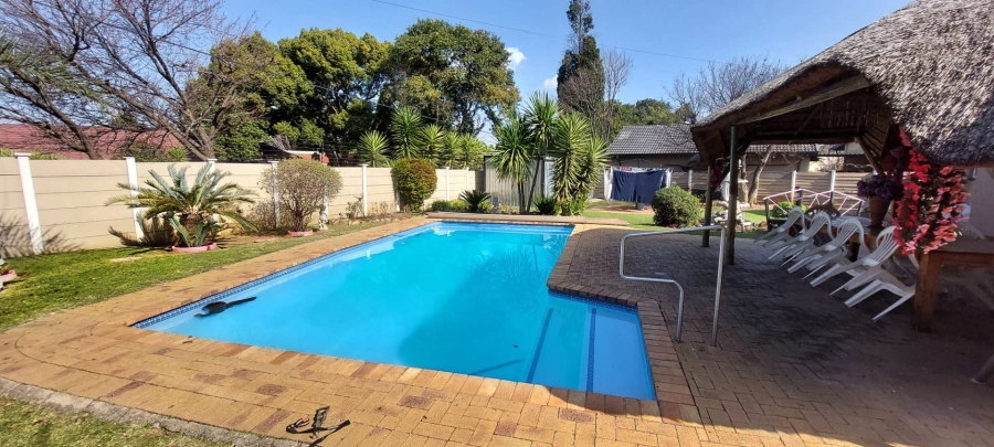 3 Bedroom Property for Sale in Brackendowns Gauteng