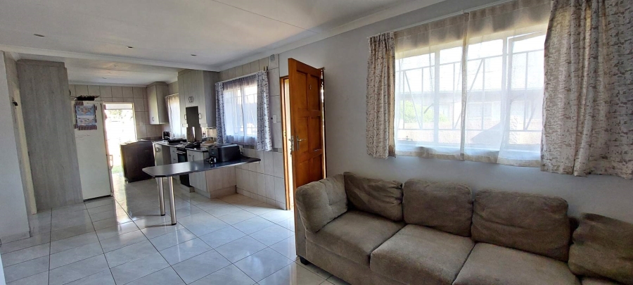 3 Bedroom Property for Sale in Brackendowns Gauteng