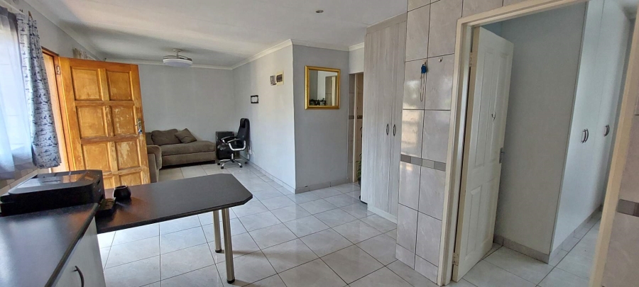 3 Bedroom Property for Sale in Brackendowns Gauteng