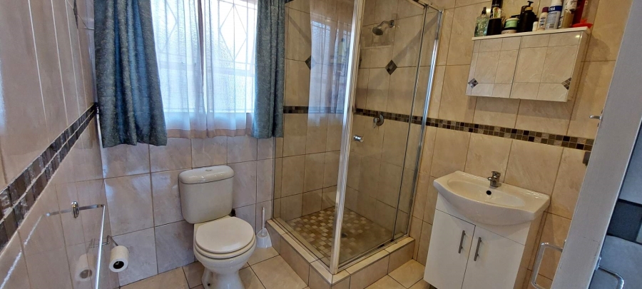 3 Bedroom Property for Sale in Brackendowns Gauteng