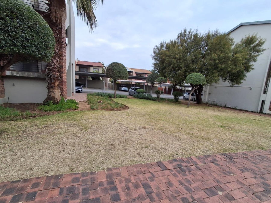 2 Bedroom Property for Sale in Vorna Valley Gauteng