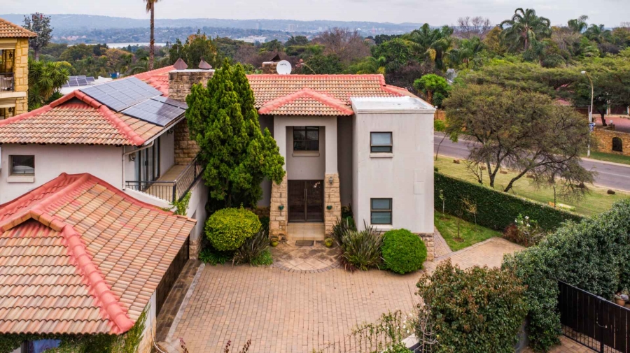 4 Bedroom Property for Sale in Faerie Glen Gauteng
