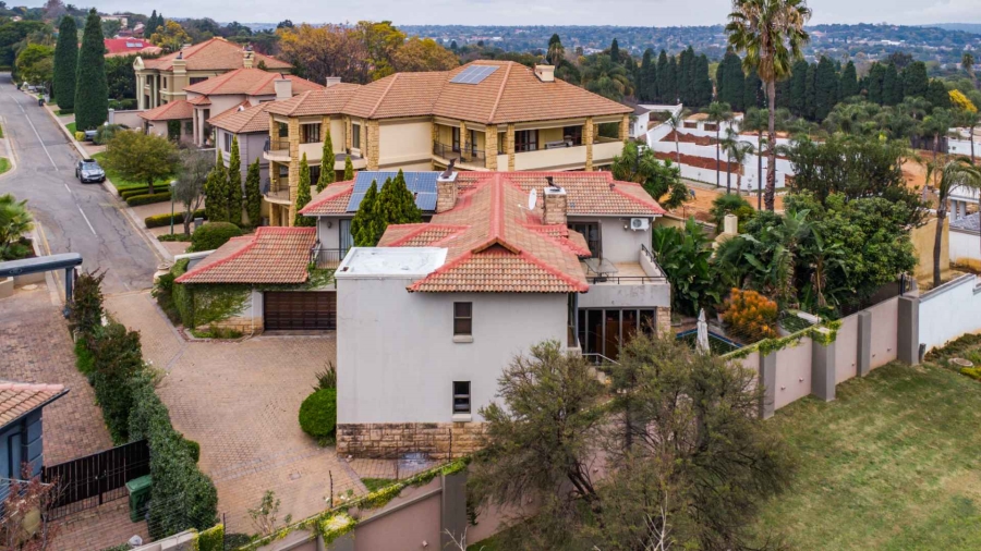 4 Bedroom Property for Sale in Faerie Glen Gauteng