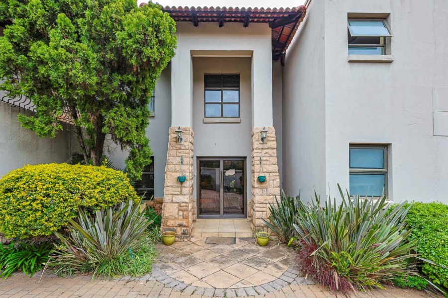 4 Bedroom Property for Sale in Faerie Glen Gauteng
