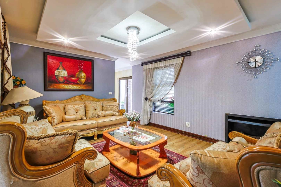 4 Bedroom Property for Sale in Faerie Glen Gauteng