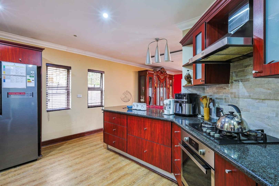 4 Bedroom Property for Sale in Faerie Glen Gauteng