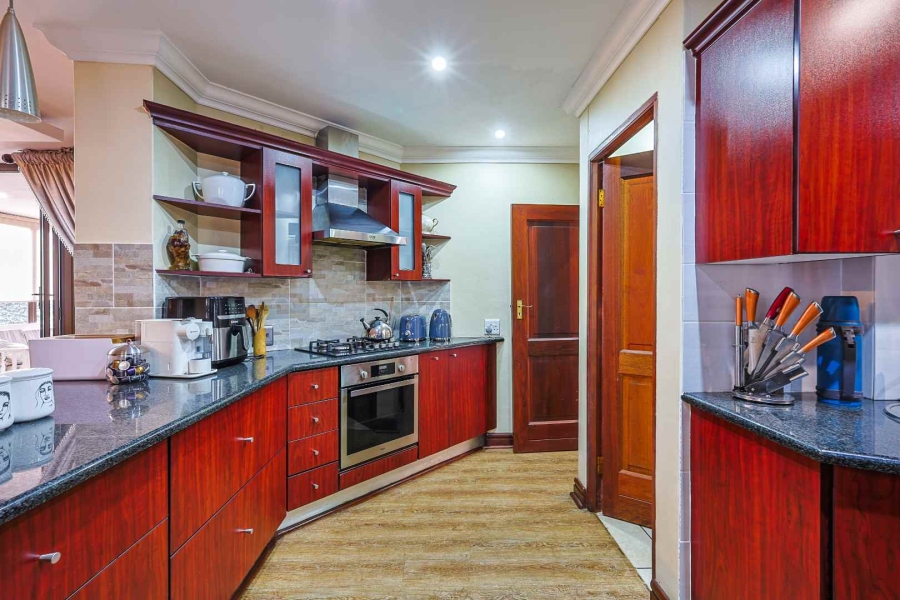 4 Bedroom Property for Sale in Faerie Glen Gauteng