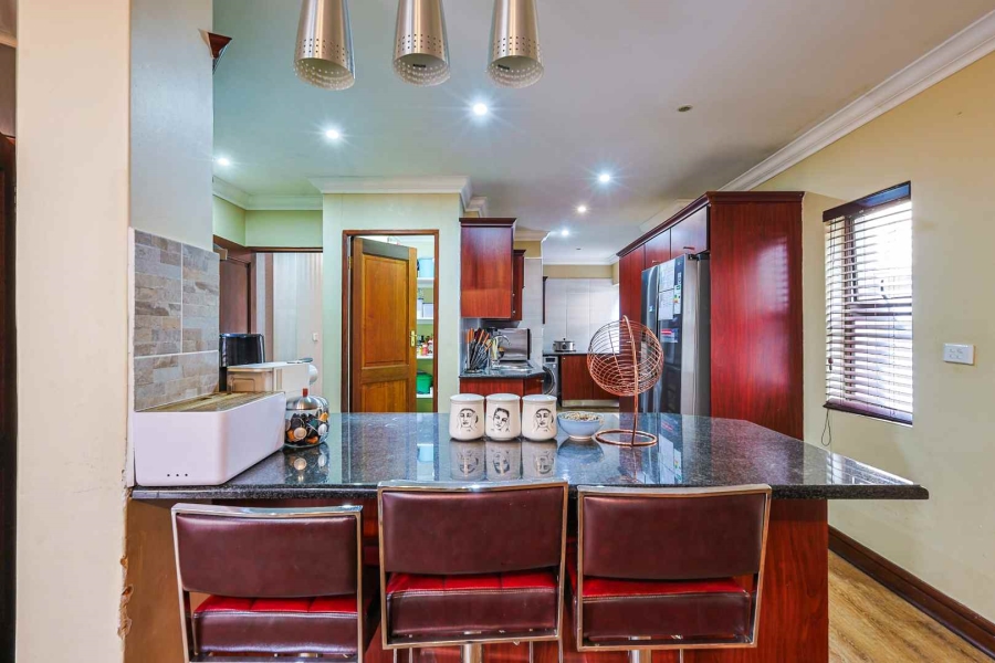 4 Bedroom Property for Sale in Faerie Glen Gauteng