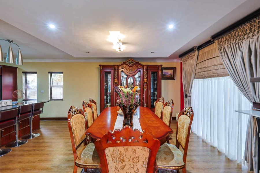 4 Bedroom Property for Sale in Faerie Glen Gauteng
