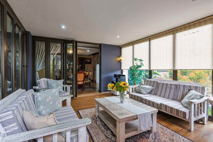 4 Bedroom Property for Sale in Faerie Glen Gauteng