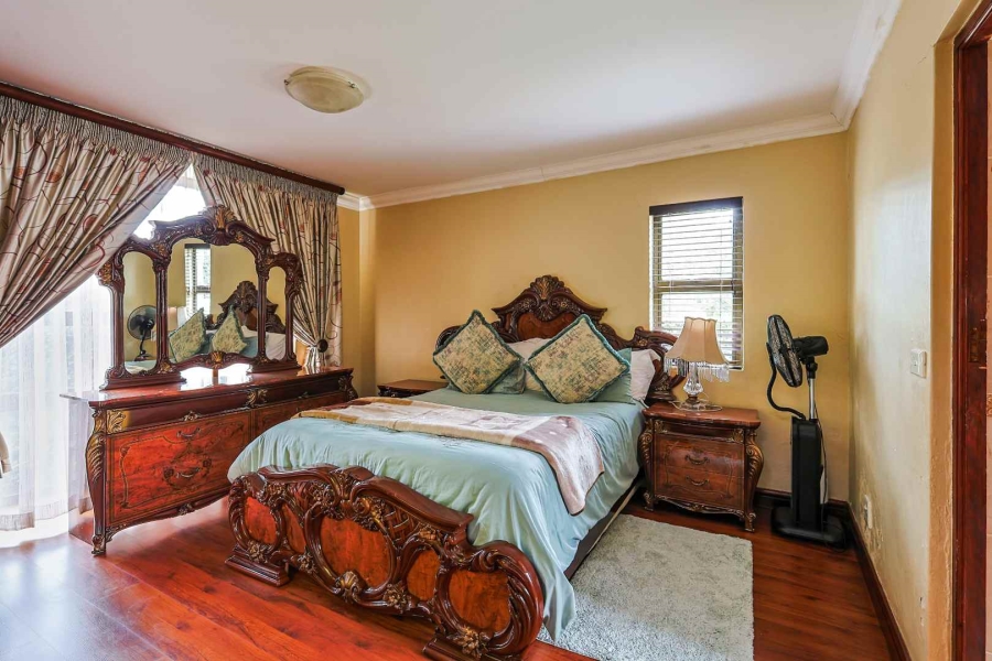 4 Bedroom Property for Sale in Faerie Glen Gauteng