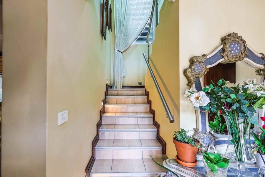 4 Bedroom Property for Sale in Faerie Glen Gauteng