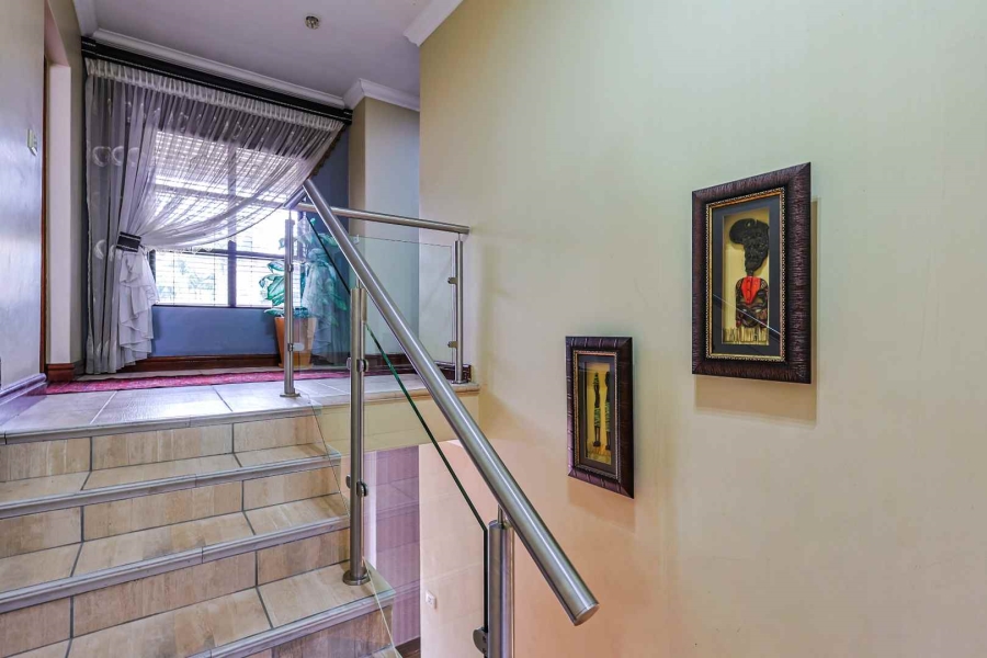 4 Bedroom Property for Sale in Faerie Glen Gauteng