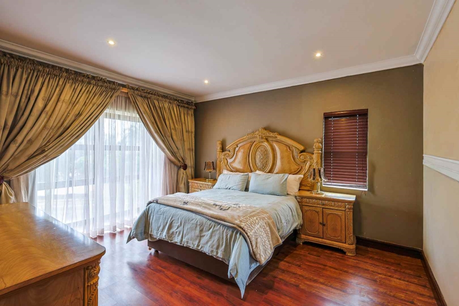 4 Bedroom Property for Sale in Faerie Glen Gauteng