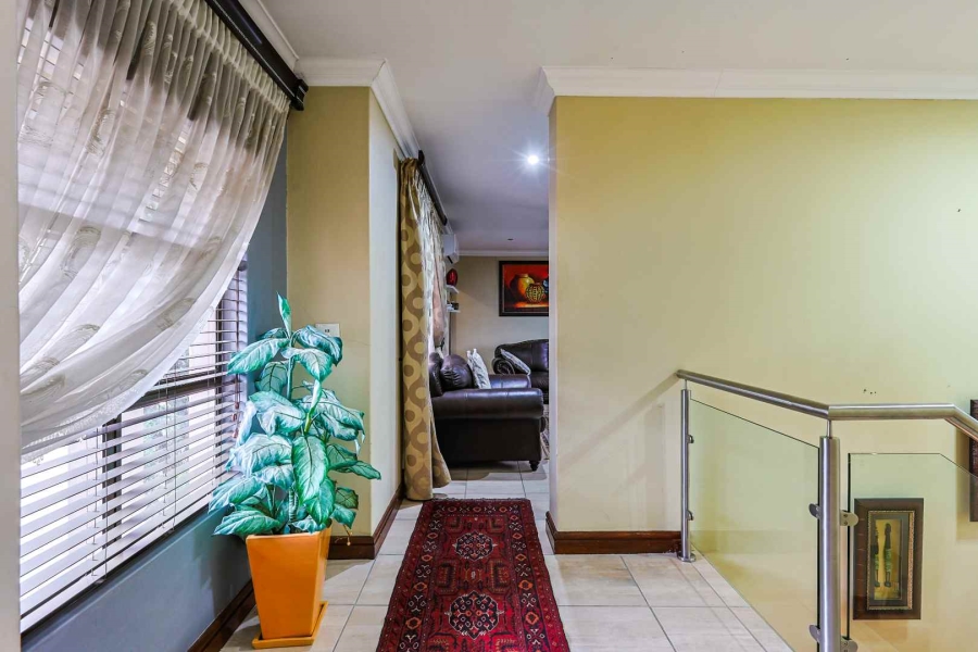 4 Bedroom Property for Sale in Faerie Glen Gauteng