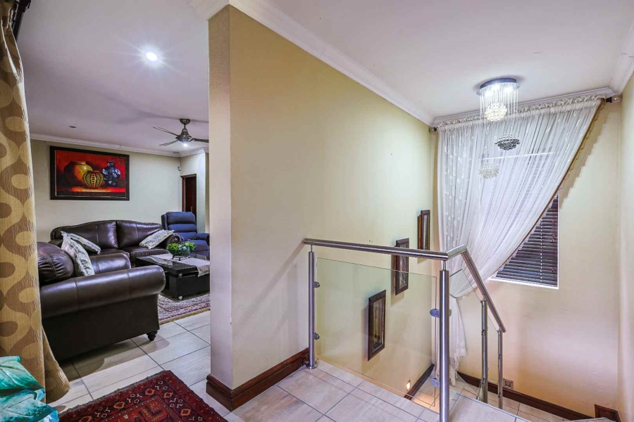 4 Bedroom Property for Sale in Faerie Glen Gauteng