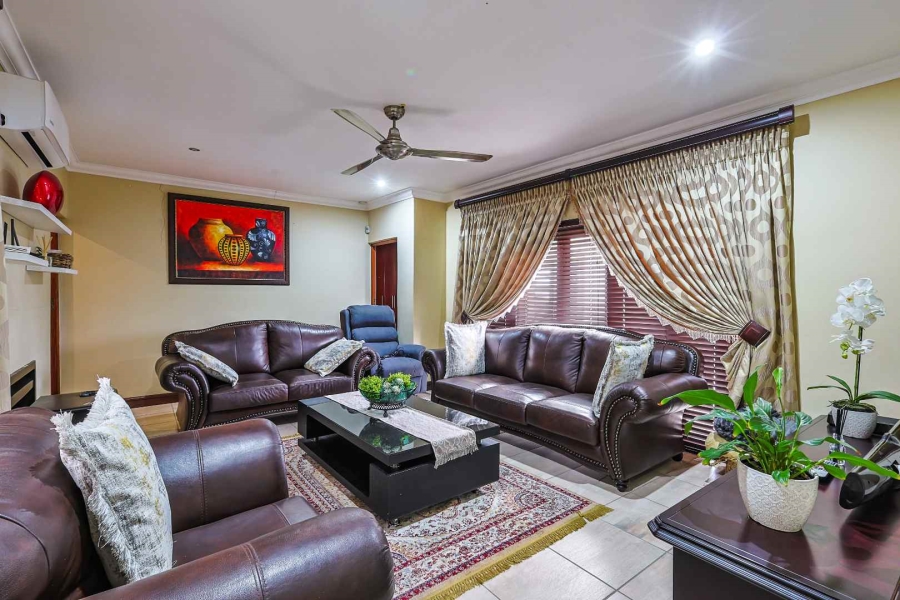 4 Bedroom Property for Sale in Faerie Glen Gauteng