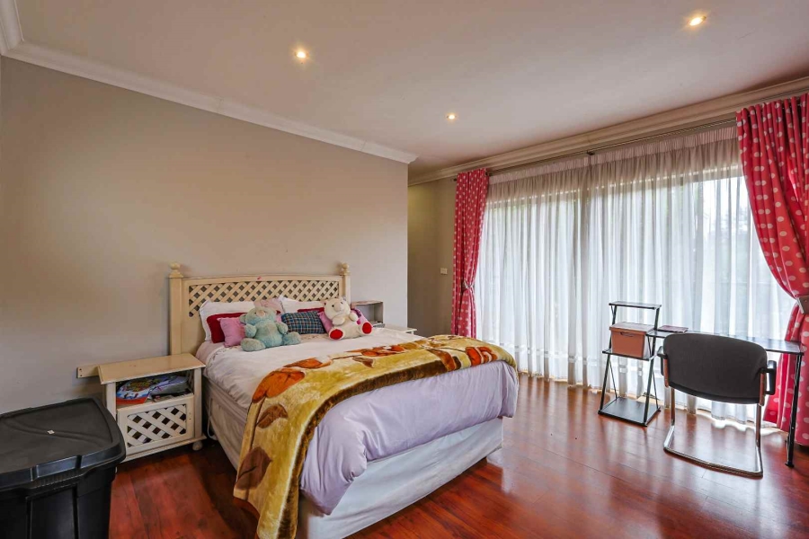 4 Bedroom Property for Sale in Faerie Glen Gauteng
