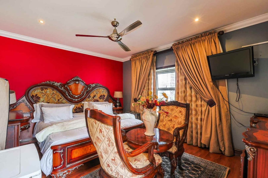 4 Bedroom Property for Sale in Faerie Glen Gauteng