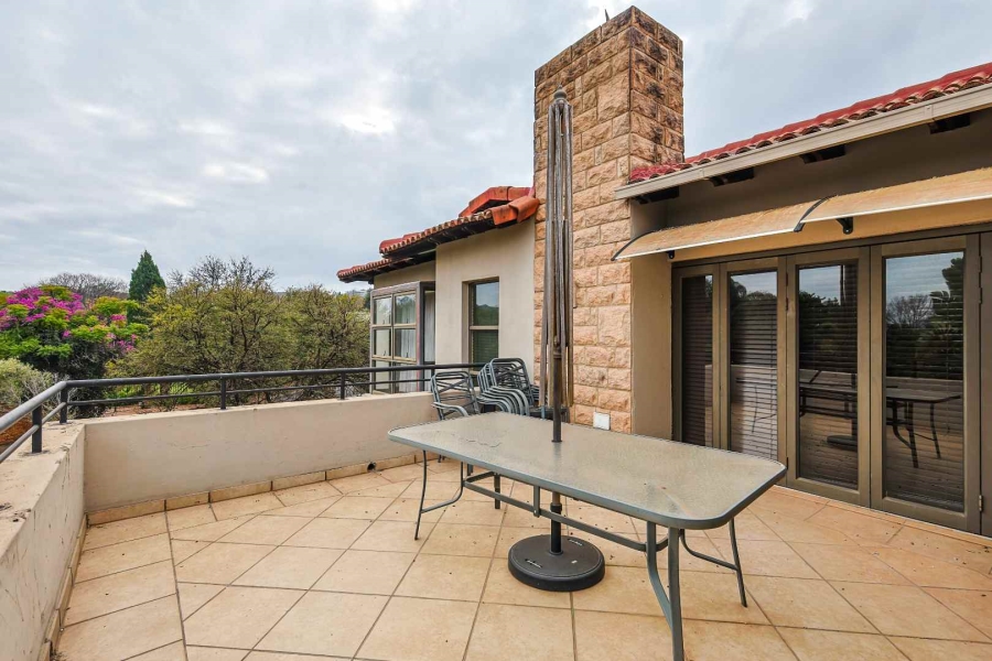 4 Bedroom Property for Sale in Faerie Glen Gauteng