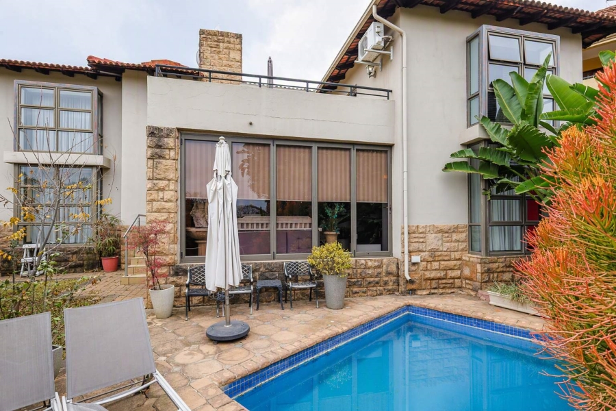 4 Bedroom Property for Sale in Faerie Glen Gauteng