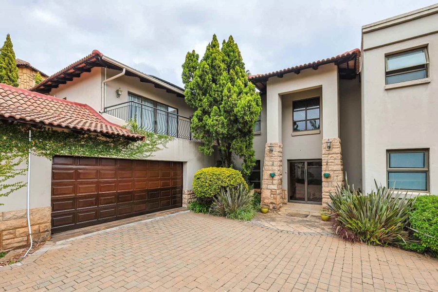 4 Bedroom Property for Sale in Faerie Glen Gauteng
